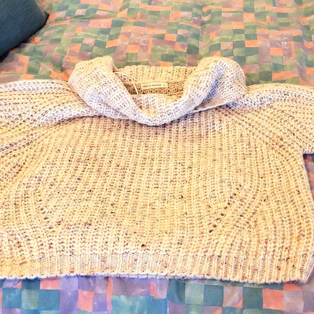 Moon and Madison cowl neck sweater. Size L.